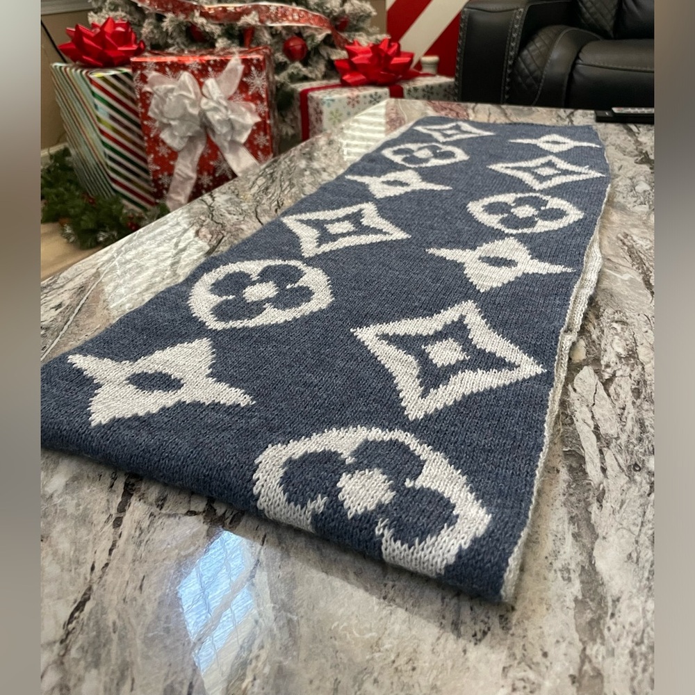 LV Patterned Beanie & Scarf
